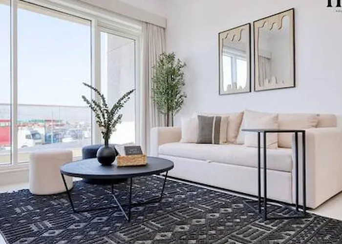 Stunning 2 Bed Apt In Al Warqa