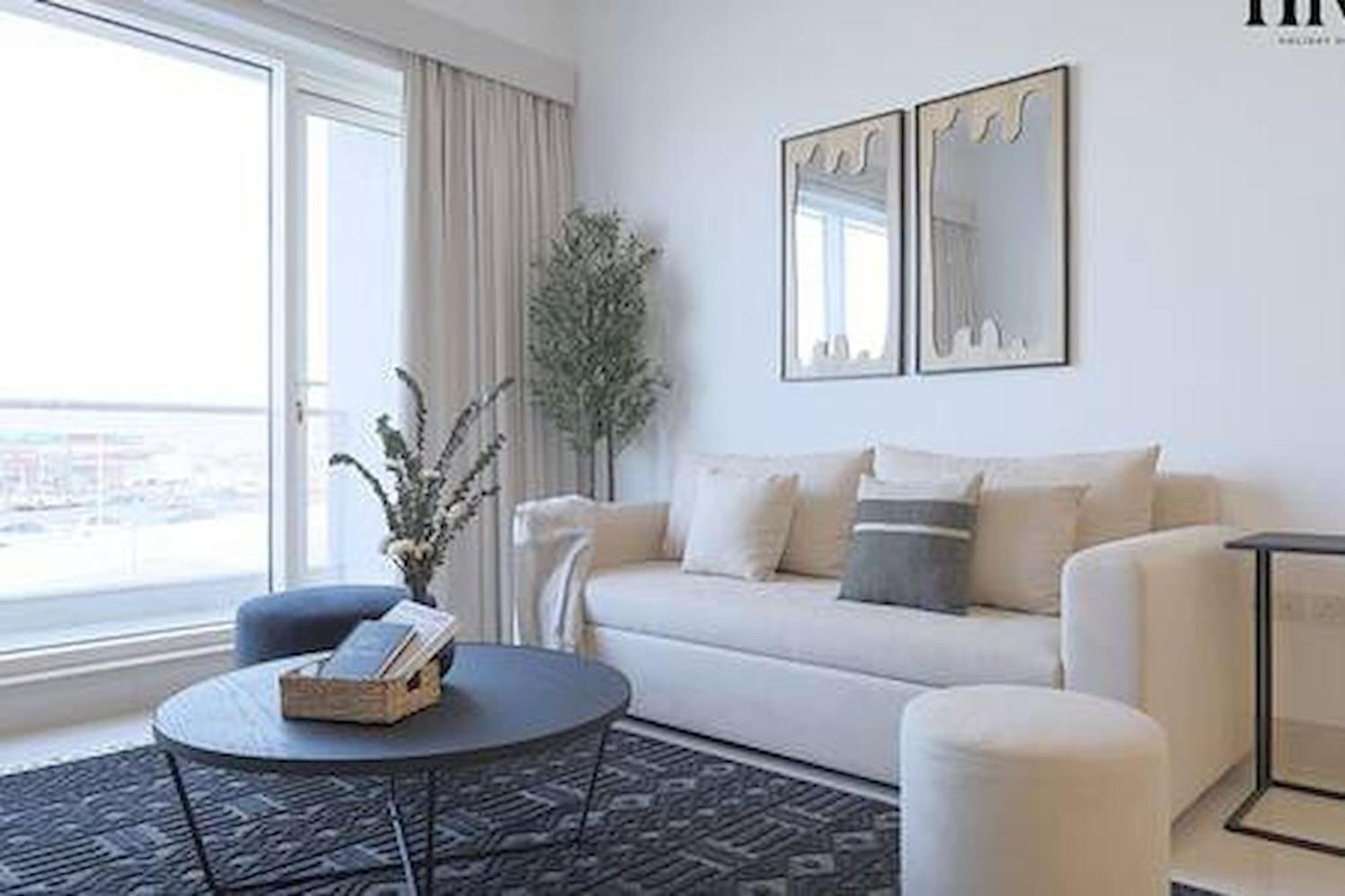 Stunning 2 Bed In Al Warqa * Dubai