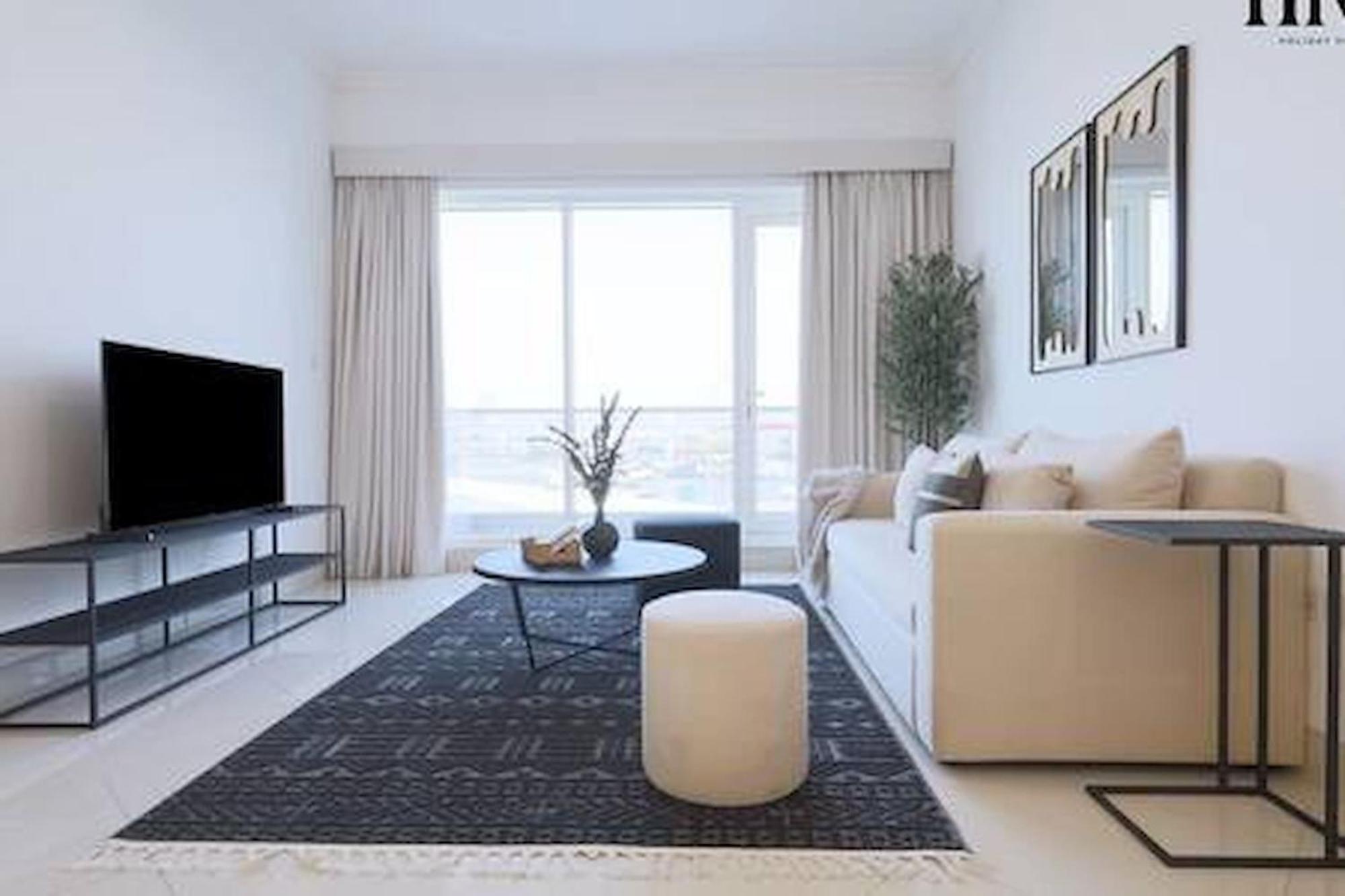 Apartment Stunning 2 Bed In Al Warqa *