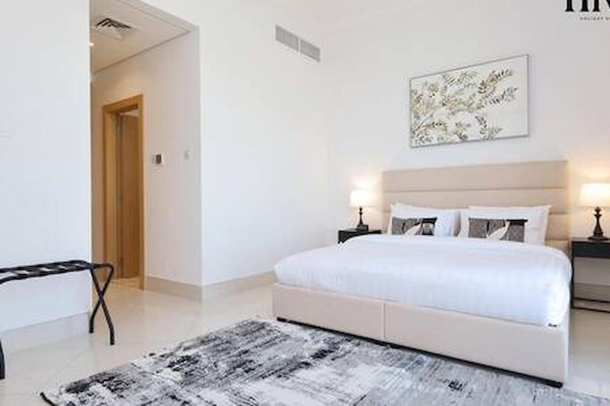 Stunning 2 Bed In Al Warqa *