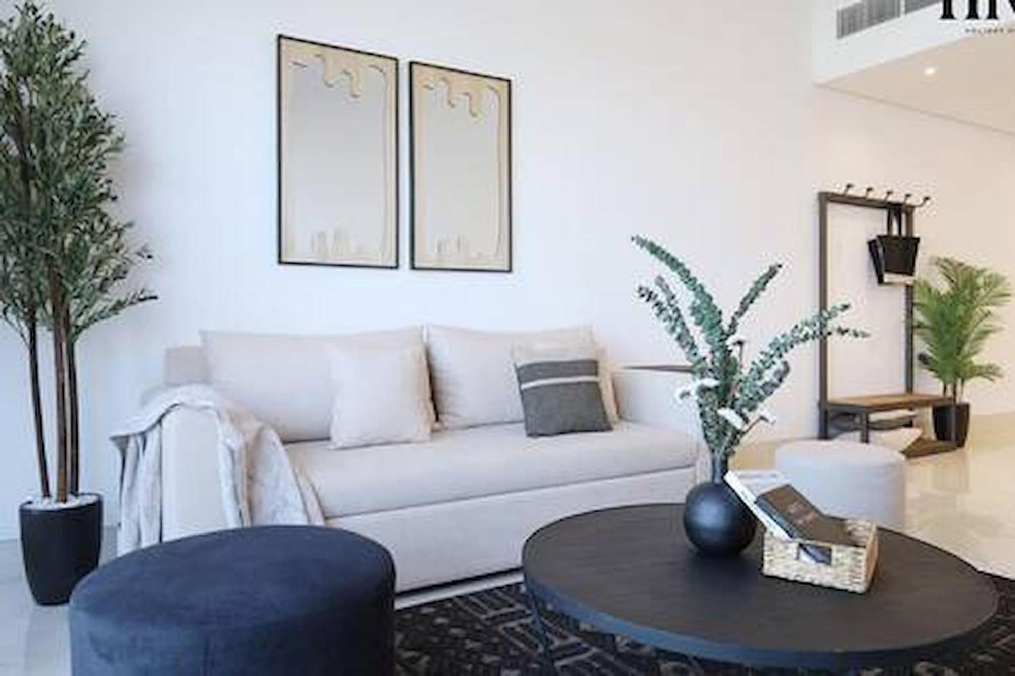 Stunning 2 Bed In Al Warqa * Dubai